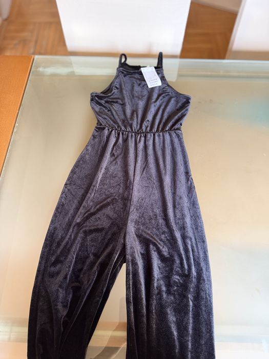 Продавам официален гащеризон на H&M 10-12 г.