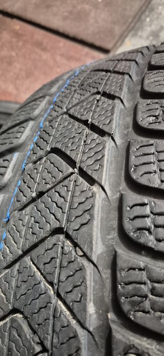 225 40 19 Pirelli M+s