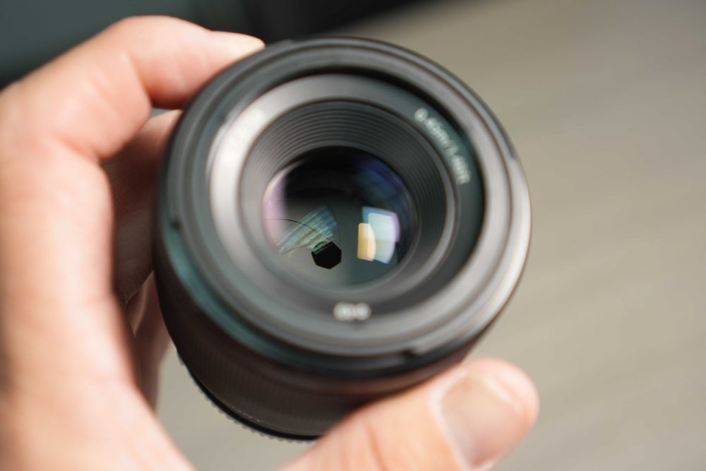 Объектив Sony E 50mm f/1.8 OSS