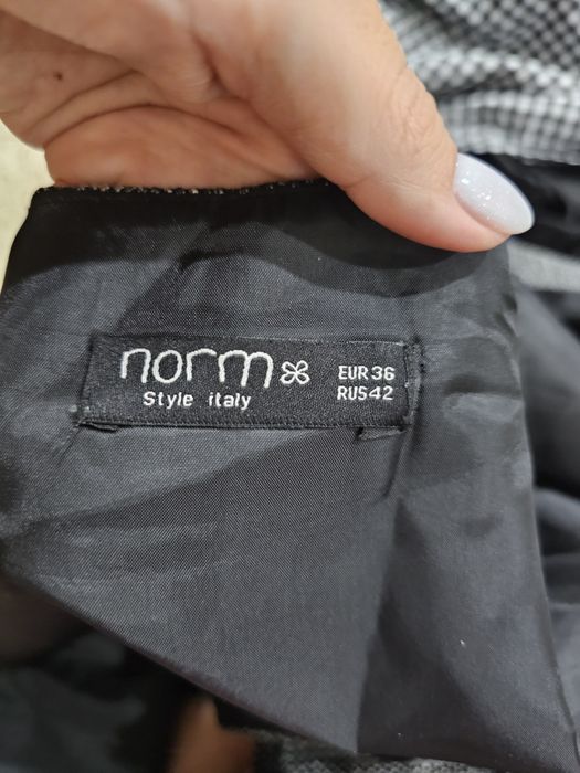 Женская одежда 42 размера