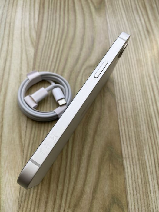 iPhone 16 E , ca NOU , 100% Viata Bateriei