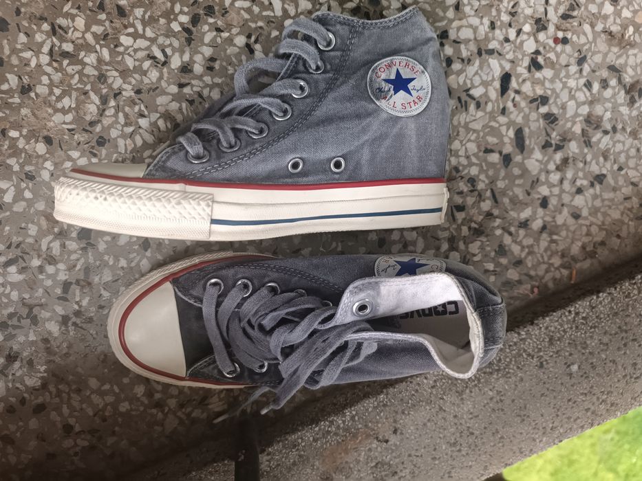 Кецове converse на платформа