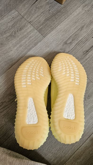 Yeezy Boost 350 V2