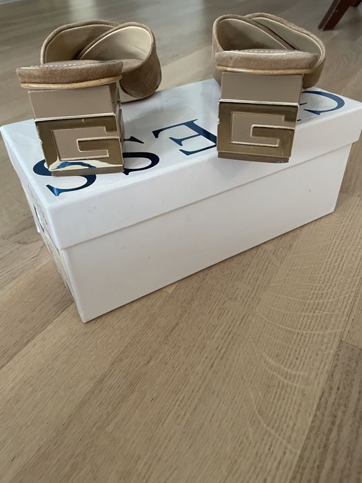 Papuci guess mărimea 37