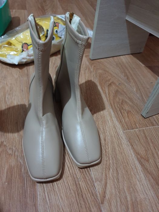 Срочно продам обувь новая