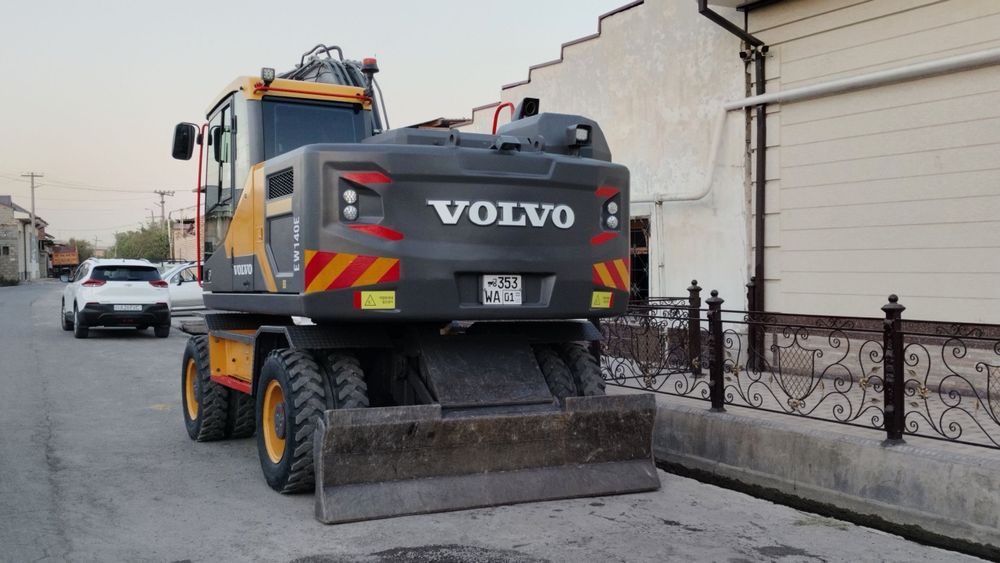 Экскаватор самосвал КАМАЗ Хово хизмат