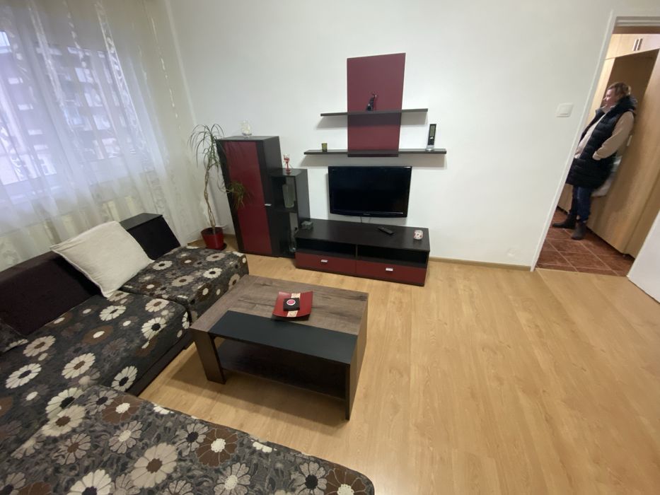 Inchiriez Kiado apartament 2 camere