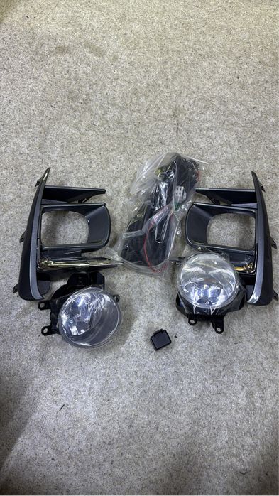 Тойота Сиенна Крыло