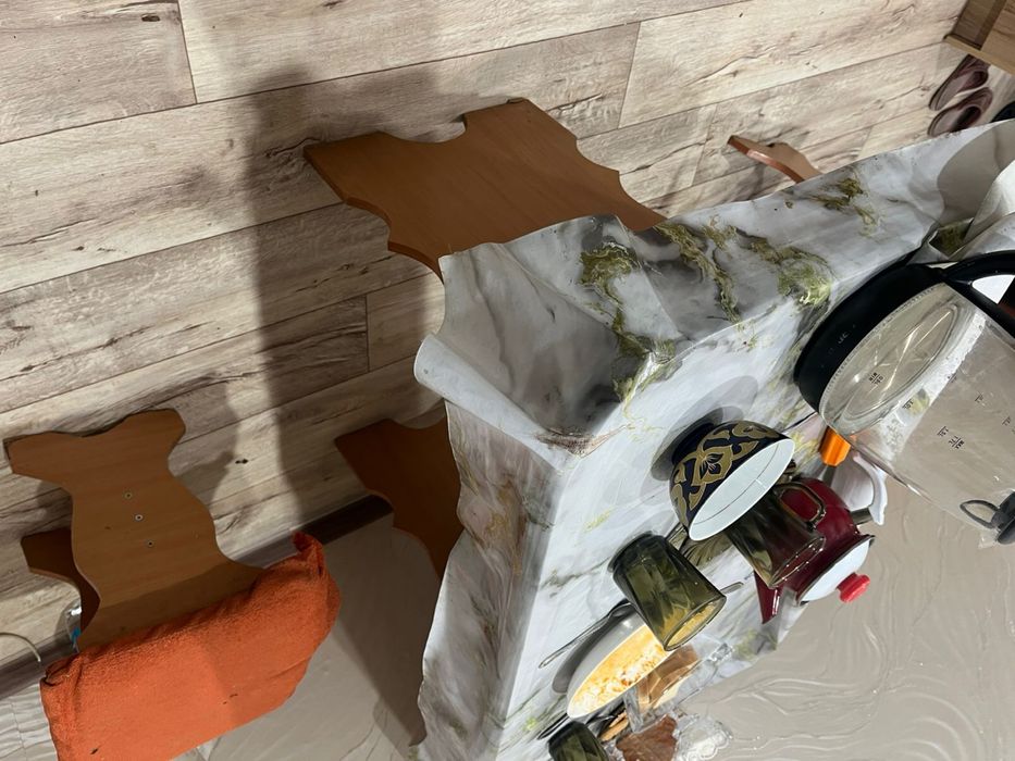 Продам кухонный стол