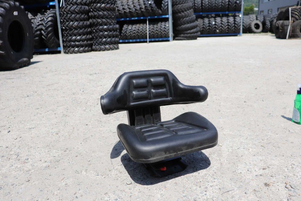 Scaun Universal Nou cu amortizor si triplu reglaj pentru Tractor Fiat