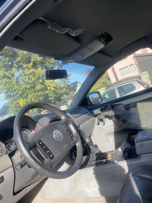 Piese Volkswagen Vw Touareg 2.5 TDI BAC Manual pe arcuri motor cutie