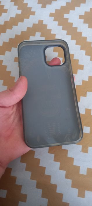 Два чехла для айфон