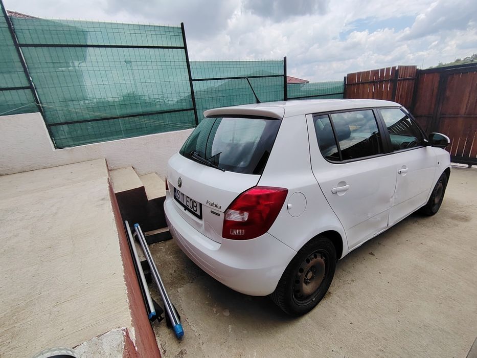 SKODA Fabia 2012 — imagine 4