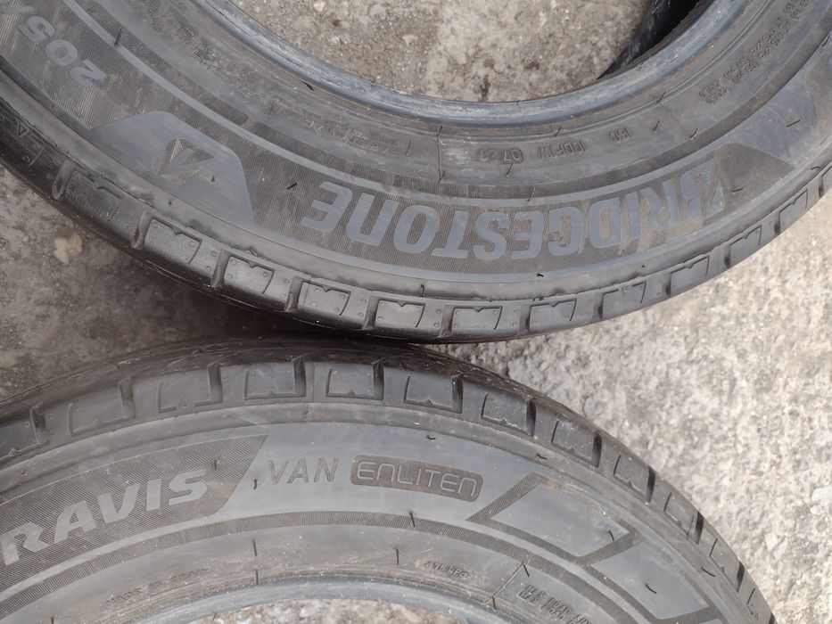 Почти нови 2бр.205/65/16С Bridgestone Van Eliten dot0823