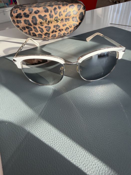 Слънчеви очила Guess