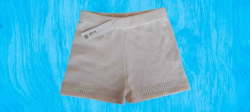 Pantaloni scurti cu perforatii Zara pentru femei S