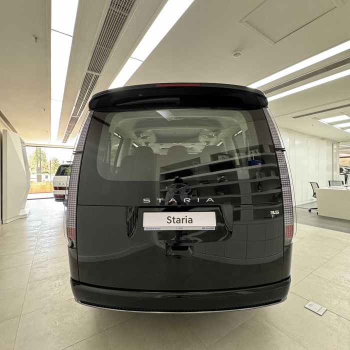 Hyundai Staria Luxe 2026