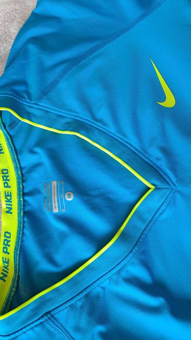 Дамска спортна тениска Nike Pro DRI-FIT - размер М