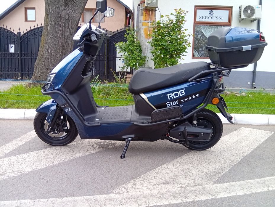 Scuter electric km efectuați 550 , este ca și nou!