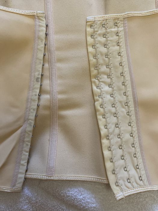 Продам корсет шикарный