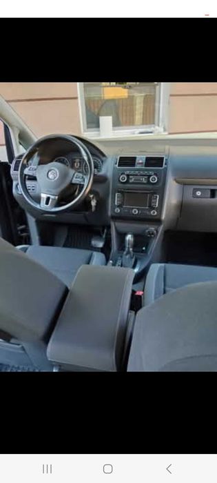 VOLKSWAGEN Touran 2011 — imagine 3
