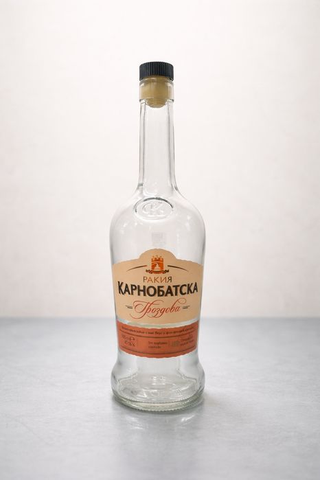 Празни бутилки от ракия