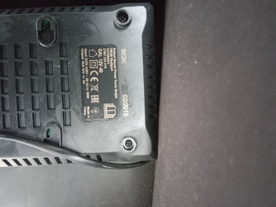 Incarcator Bosch 12 V fast charge 4 A