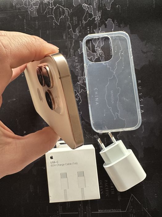 iPhone 16 Pro Gold, 94% baterie, in garantie