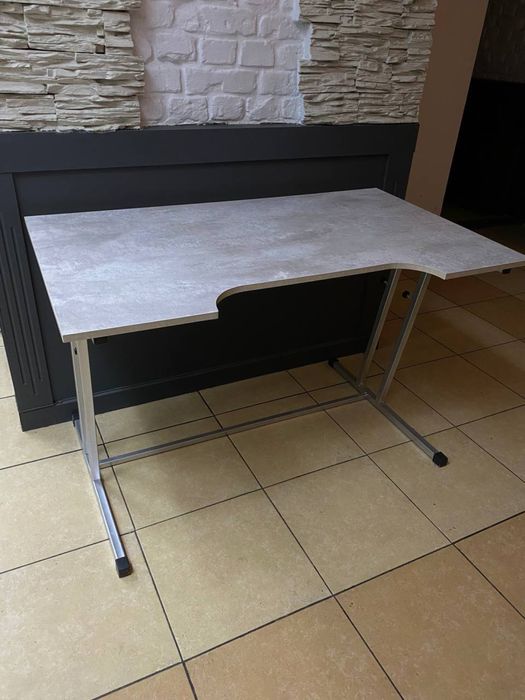 Стол для инвалидов-колясочников