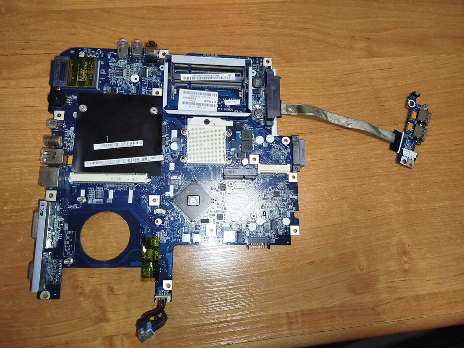 Компютърни части и части за лаптоп