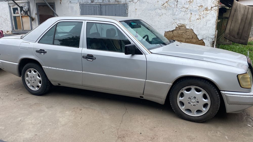 Авто Mercedes Е260