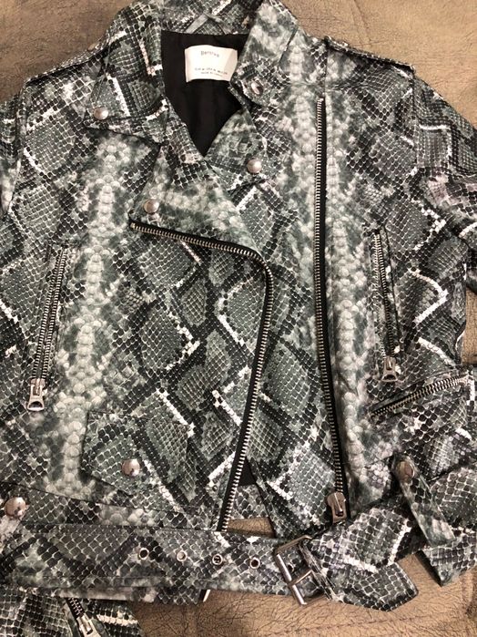 Кожено яке Bershka