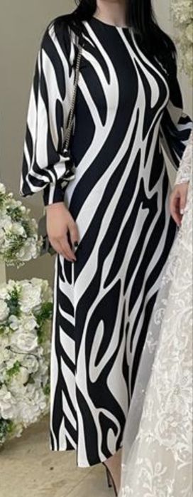 Rochie alb-negru Ana Radu