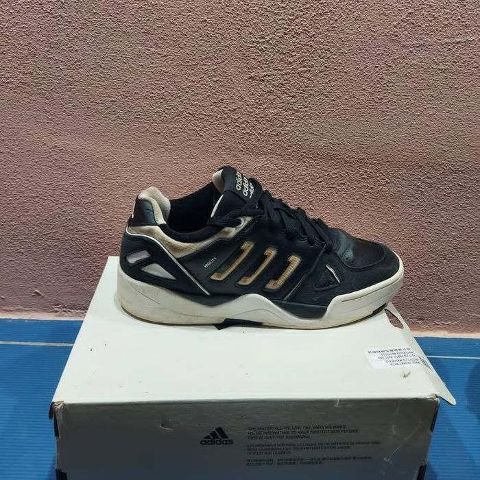 Adidași Adidas HVC 2