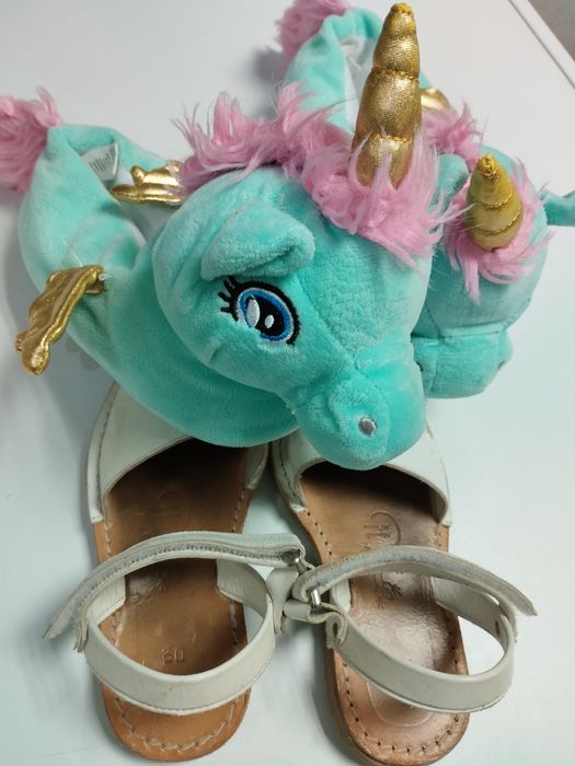 Лот балеринки, маратонки и сандали номер 30