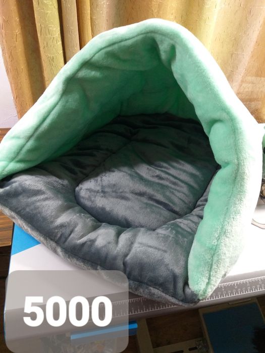 Лежаки для кошек и собак