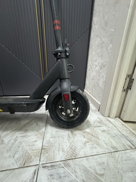 Электро самокат фирмы tribe