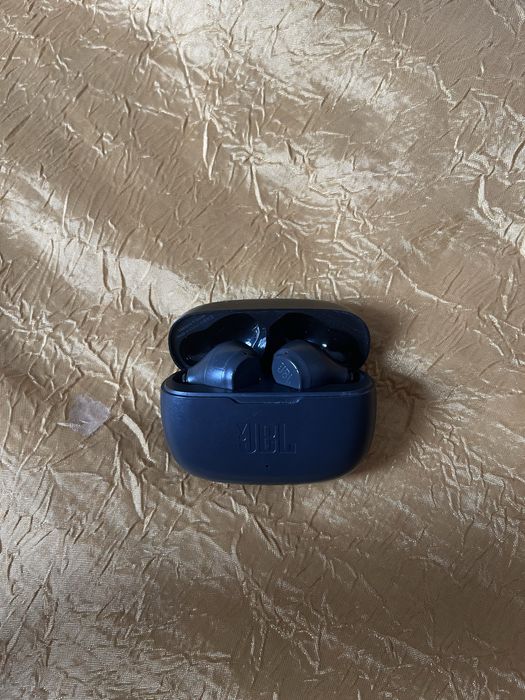 Наушники JBL200TWS