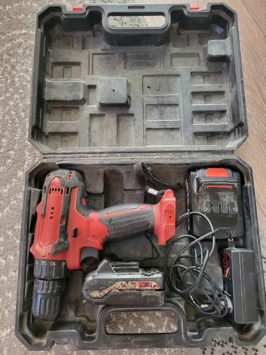 Шуруповёрт+2 батареи