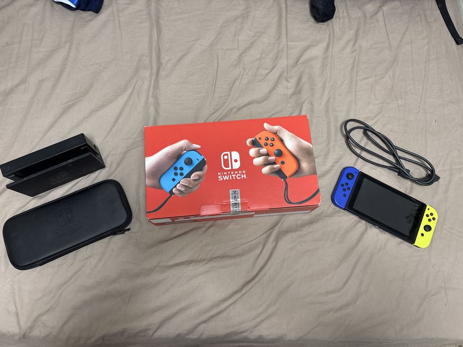 Продавам Nintendo Switch [2017]