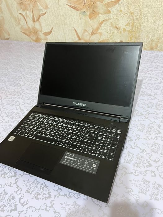 Продается срочно ноутбук игровой