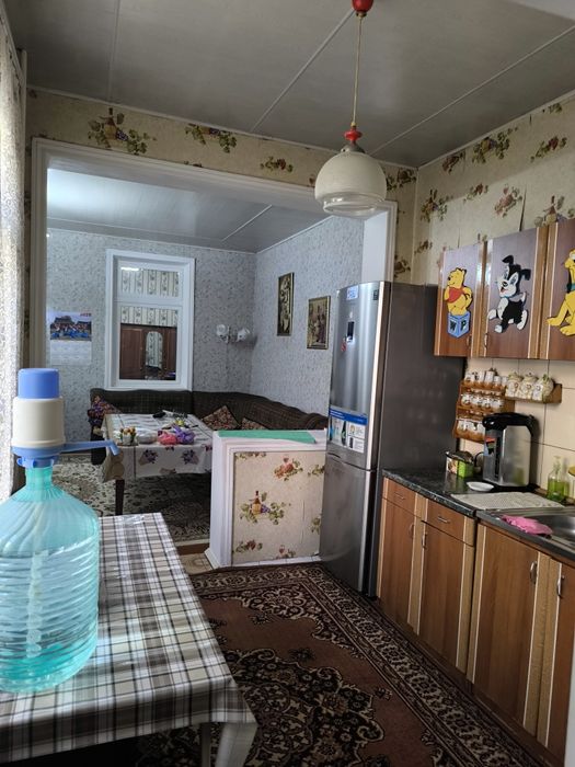 Продается дом на участке 3.5 соток в центре Янгиюля.