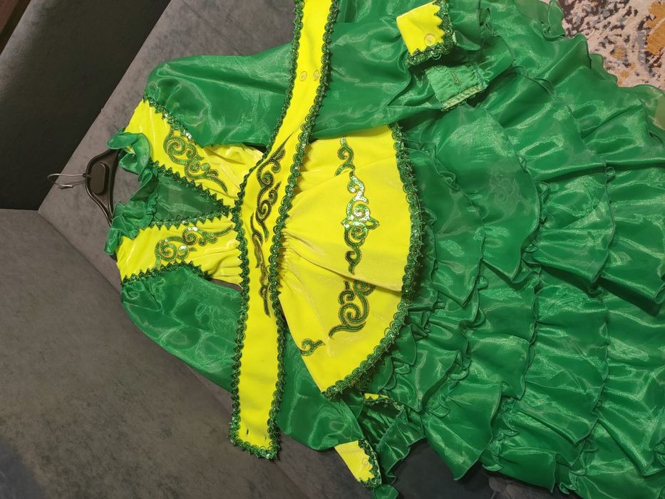 Праздничные платья латье для девочки 8-9 лет