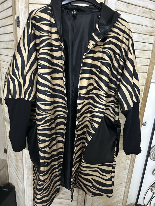 Palton , nou fara eticheta . Cumparat fara proba