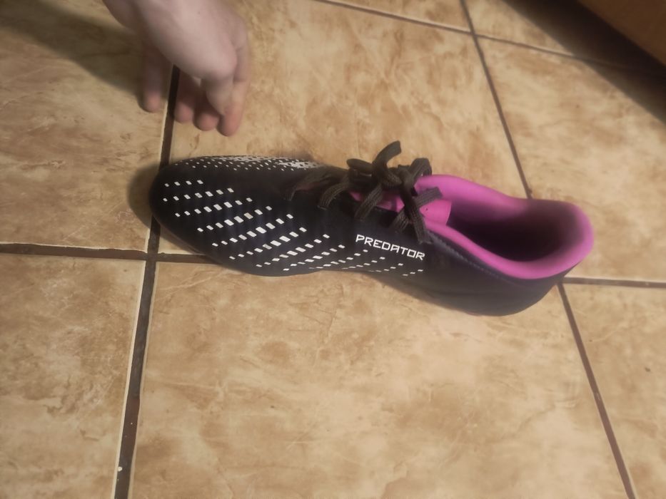 Ghete de fotbal predator