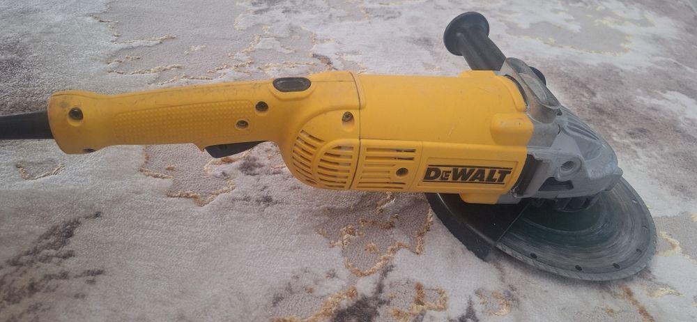 Polizor unghiular DeWALT 230mm cu garanție și cutie.