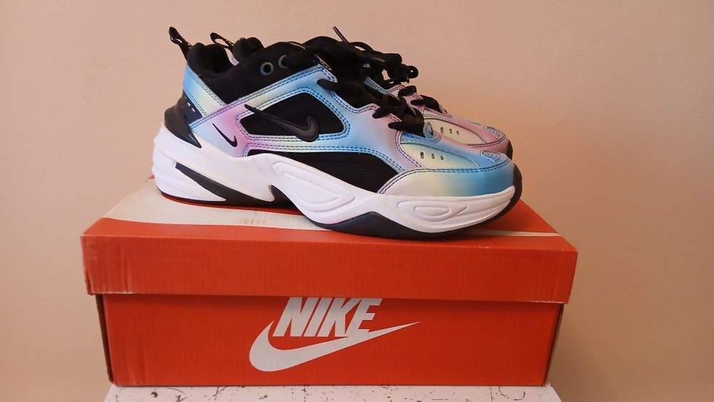 Nike  M2K Tekno .