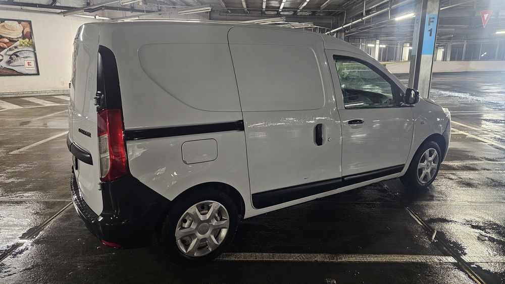 Vand dacia doker