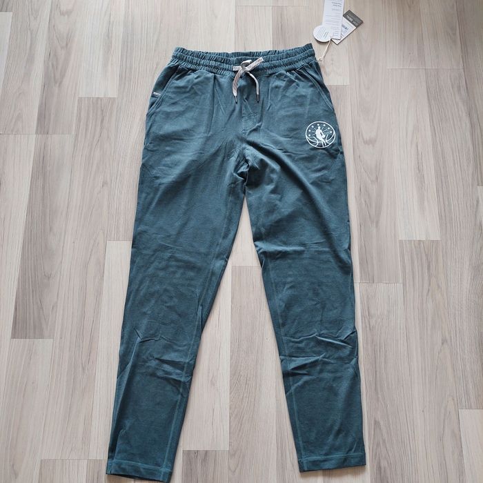 Анцуг долен Vuori