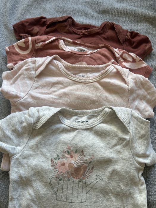 Бодита с къс ръкав Carters